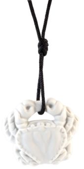Meissen Anhänger Sternzeichen Krebs, Weiß, Biskuit, 3 X 3,4 Cm 